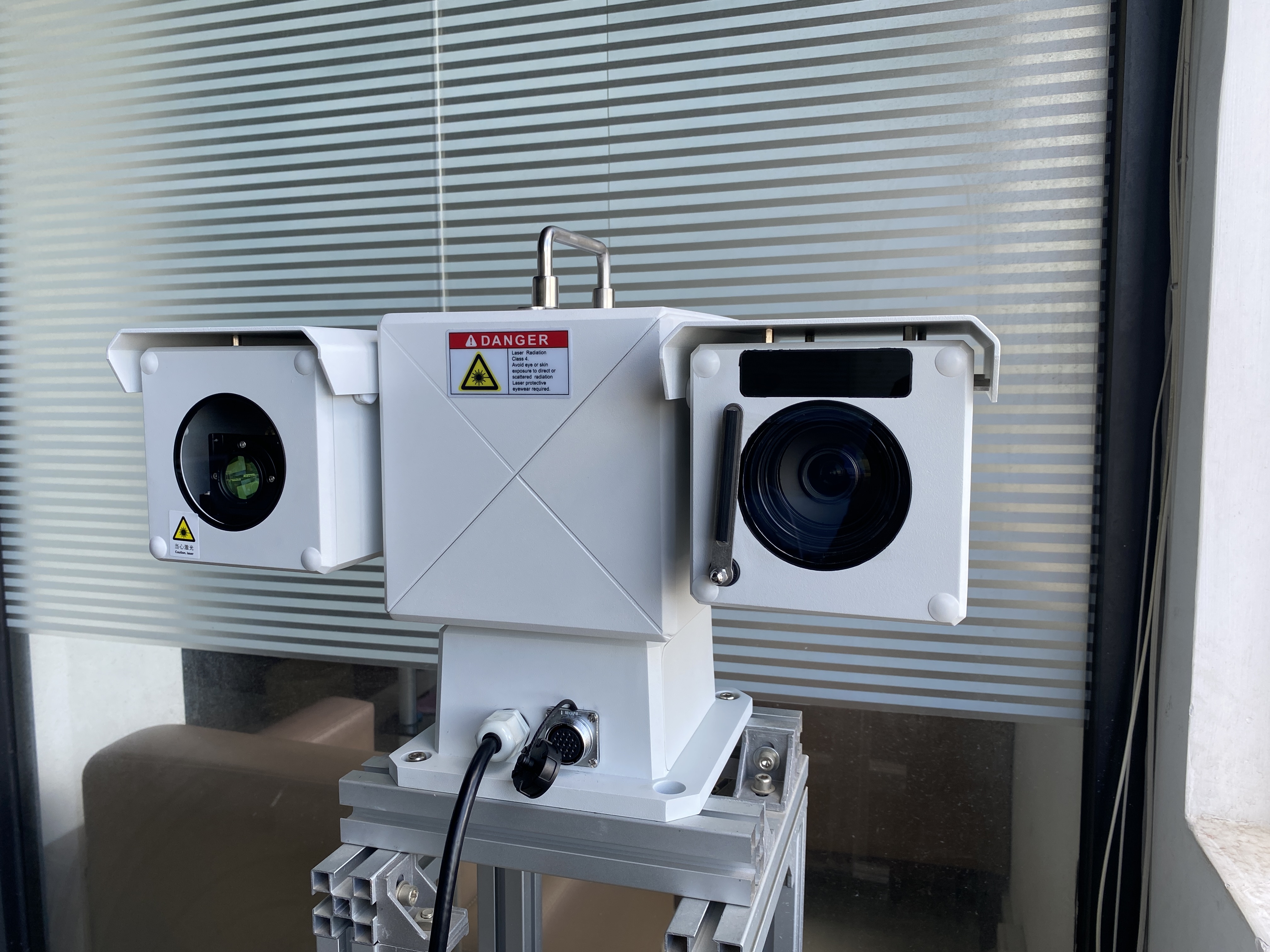 Long Distance 1 To 3 Km PTZ Camera